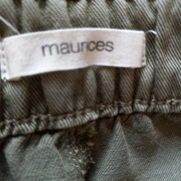 Maunces short shorts color olive green size 6 cotton spandex like new. - Picture 5 of 6